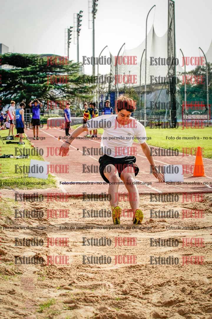 Fotos del salto en largo de varones