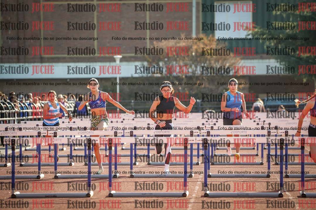 Fotos de los 100 m con vallas de mujeres