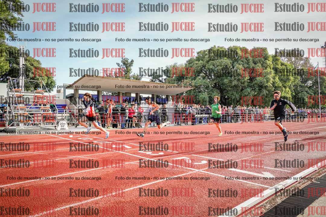 Fotos de los 80 m llanos de varones