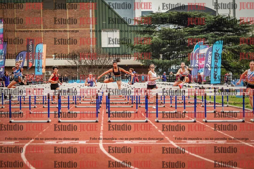 Fotos de los 100 m con vallas de mujeres