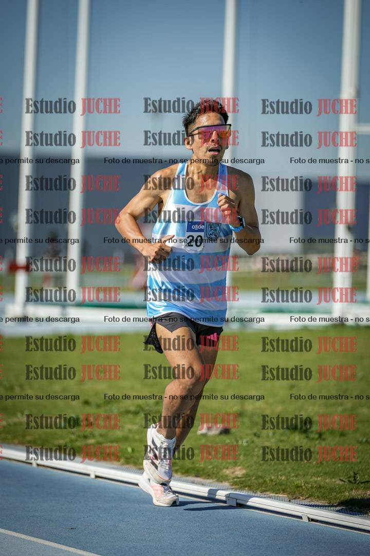Fotos de los 5000 m de mujeres y varones - serie 1