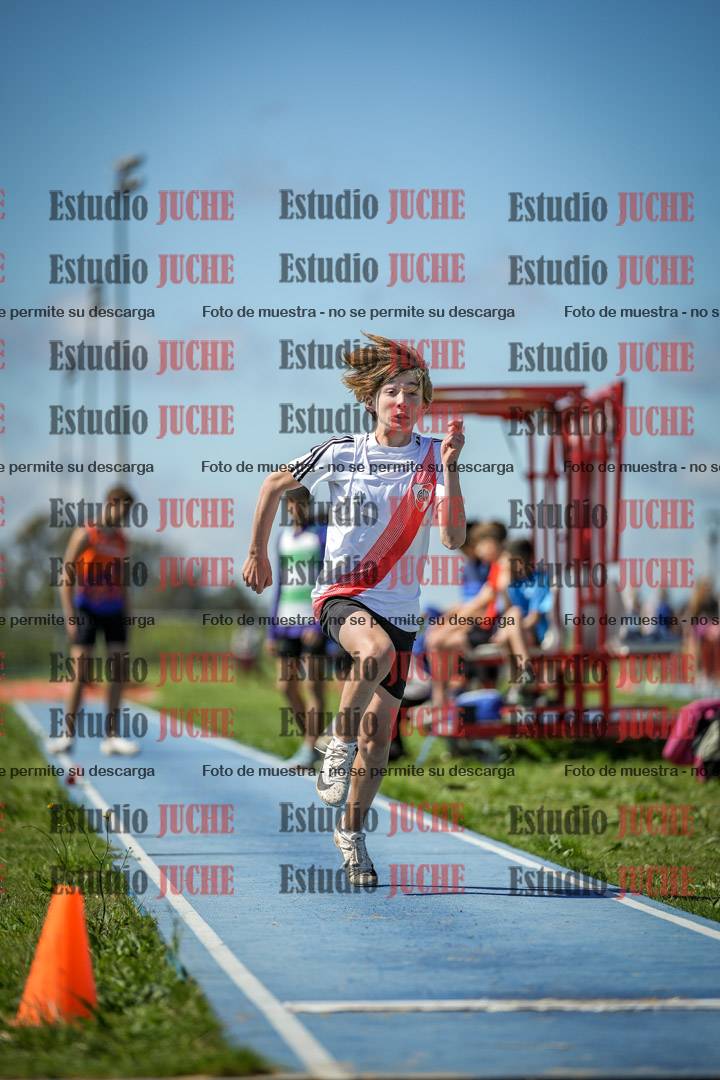 Fotos del salto en largo de varones - U14