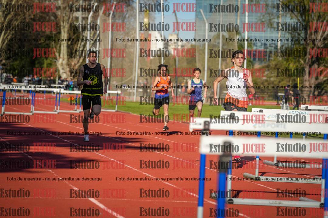 Fotos de los 400 m con vallas de varones