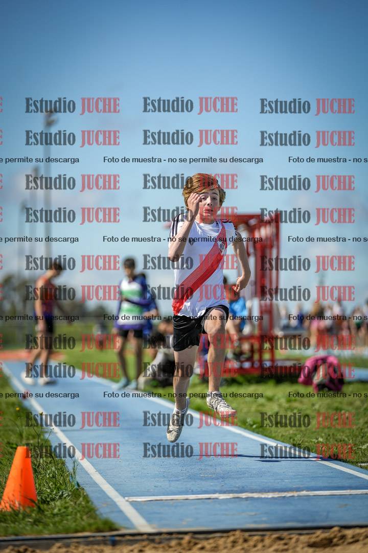 Fotos del salto en largo de varones - U14