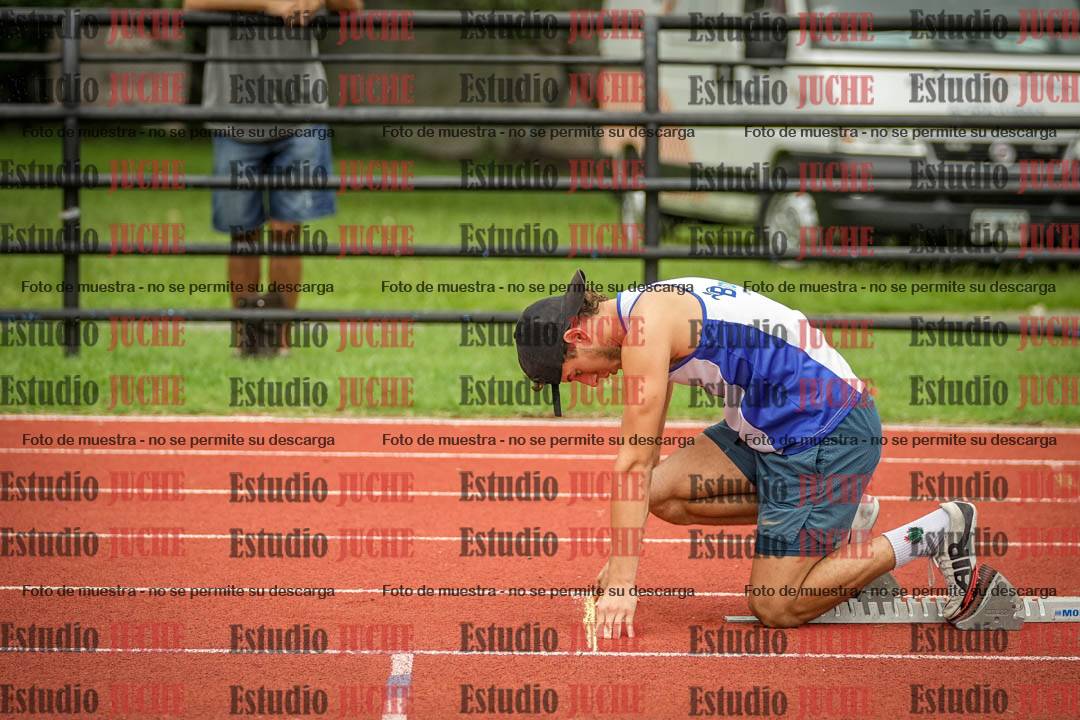 Fotos de los 400 m con vallas de varones