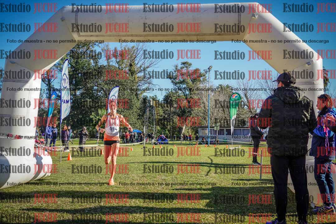 Fotos de la llegada del cross de 4000 m - mujeres