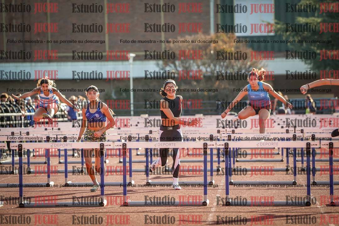 Fotos de los 100 m con vallas de mujeres