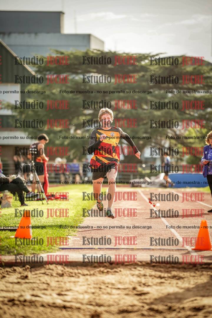 Fotos del salto en largo de varones