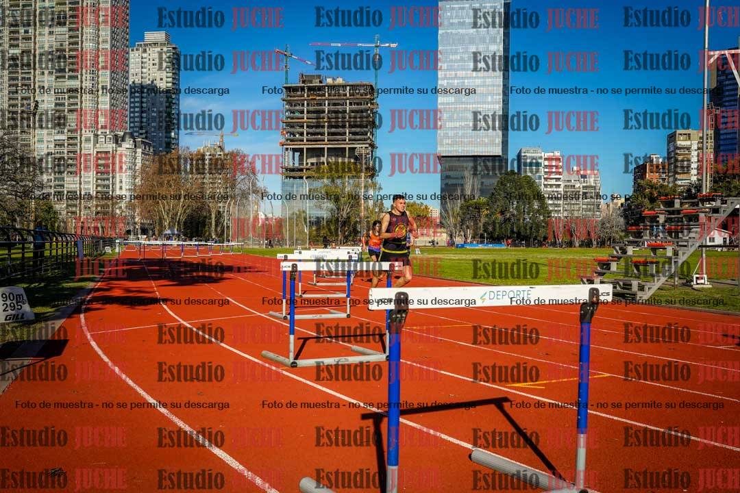 Fotos de los 400 m con vallas de varones