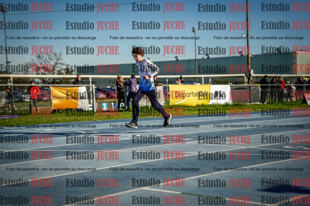 Fotos de los 100 m con vallas de varones - U14 (incluye hexatlón)