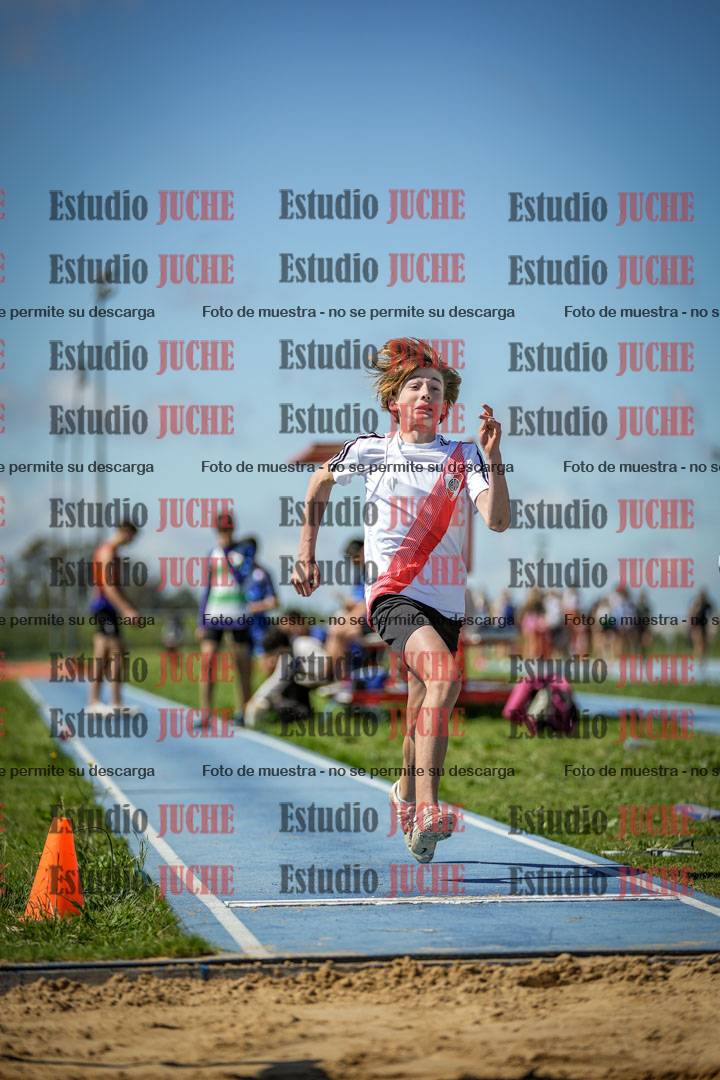 Fotos del salto en largo de varones - U14