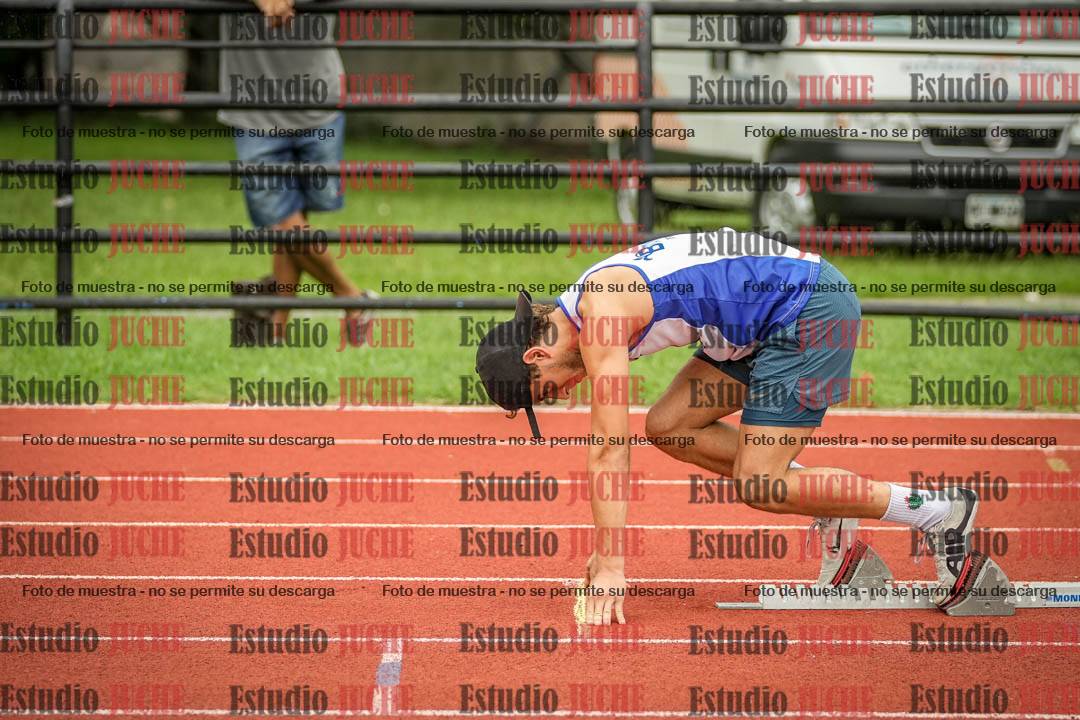 Fotos de los 400 m con vallas de varones