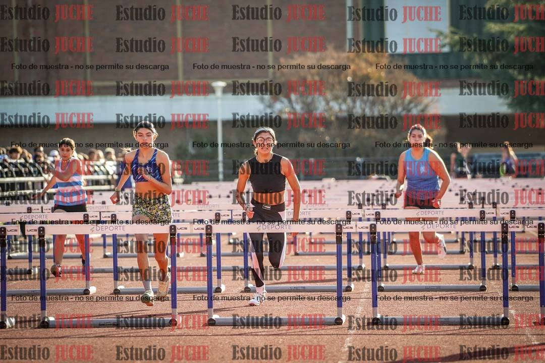 Fotos de los 100 m con vallas de mujeres
