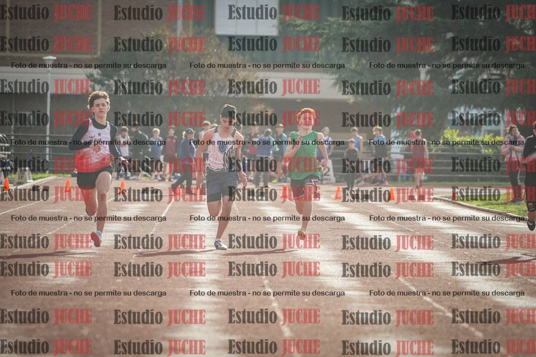Fotos de los 80 m llanos de varones