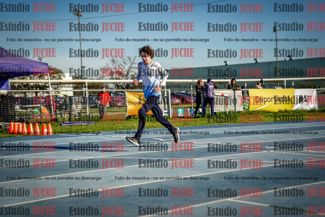 Fotos de los 100 m con vallas de varones - U14 (incluye hexatlón)