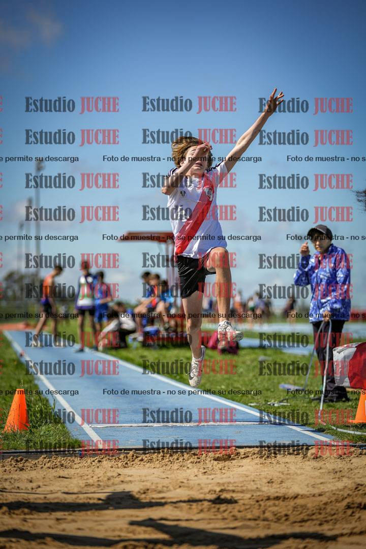 Fotos del salto en largo de varones - U14