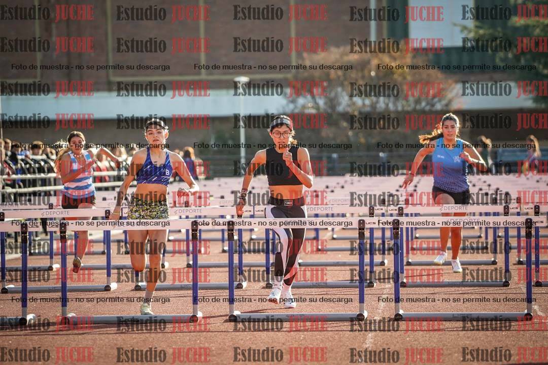 Fotos de los 100 m con vallas de mujeres