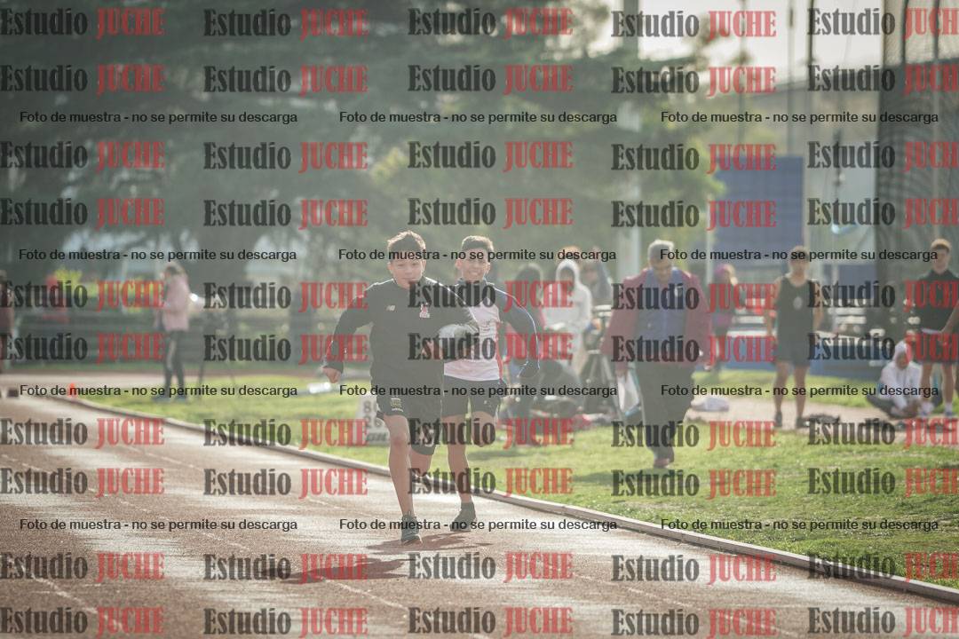 Fotos de los 80 m llanos de varones