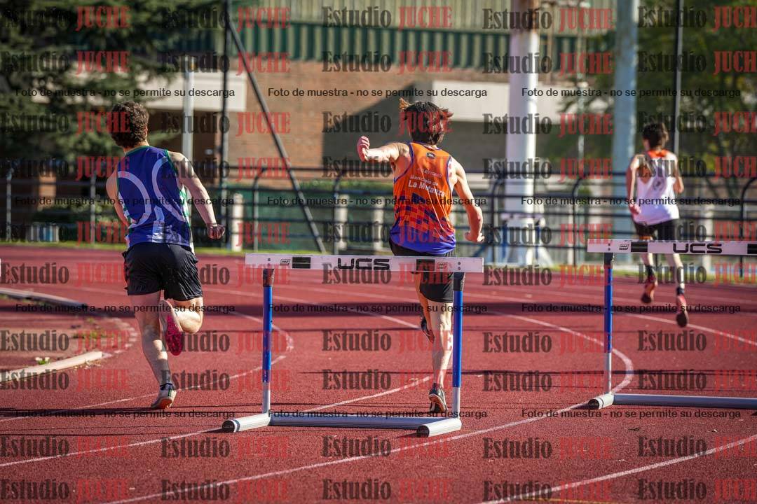 Fotos de los 400 m con vallas de varones