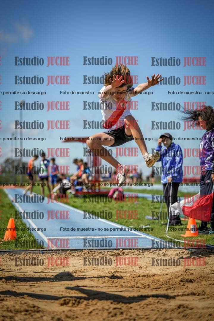 Fotos del salto en largo de varones - U14