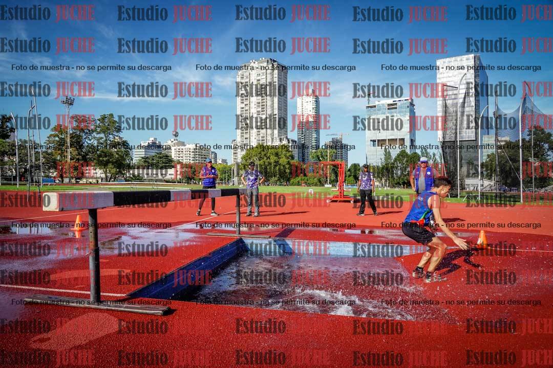 Fotos de los 3000 m con obstáculos de varones