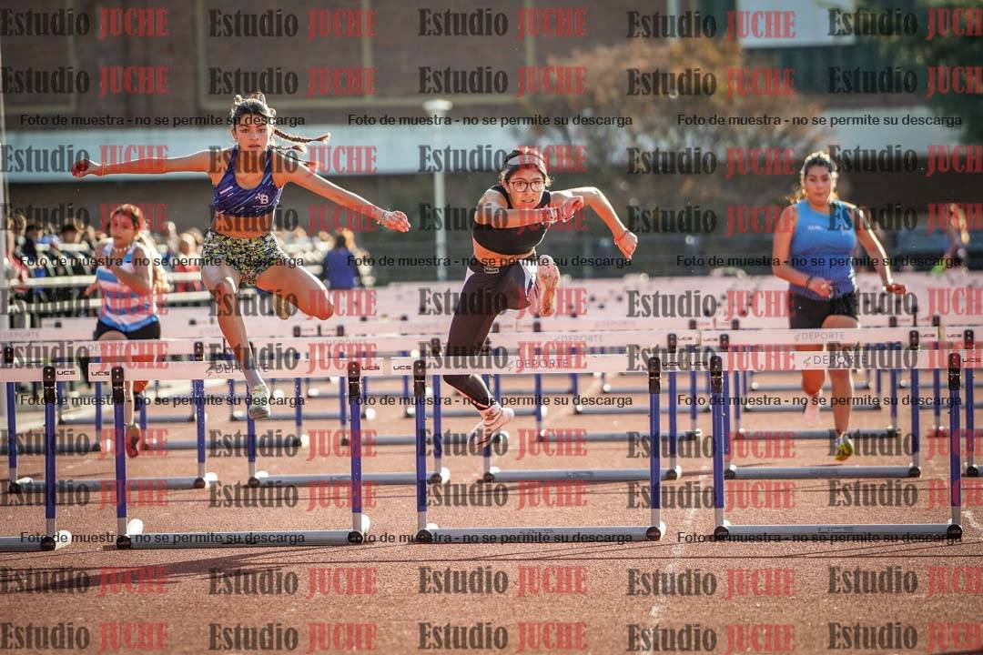 Fotos de los 100 m con vallas de mujeres