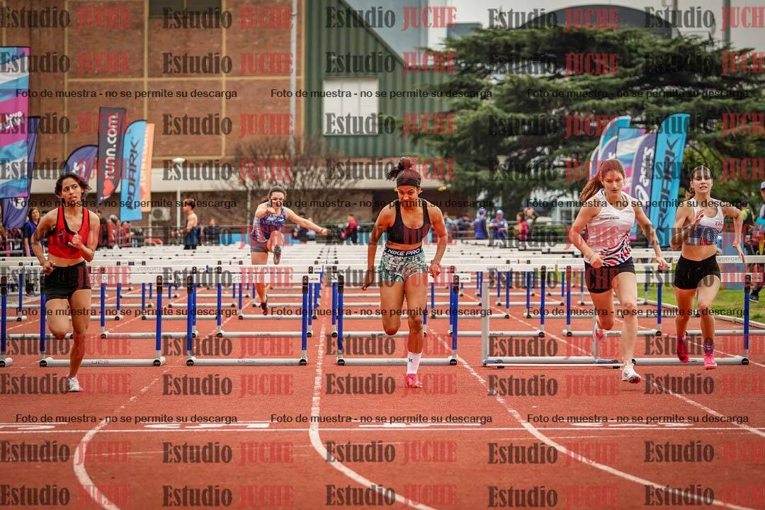 Fotos de los 100 m con vallas de mujeres