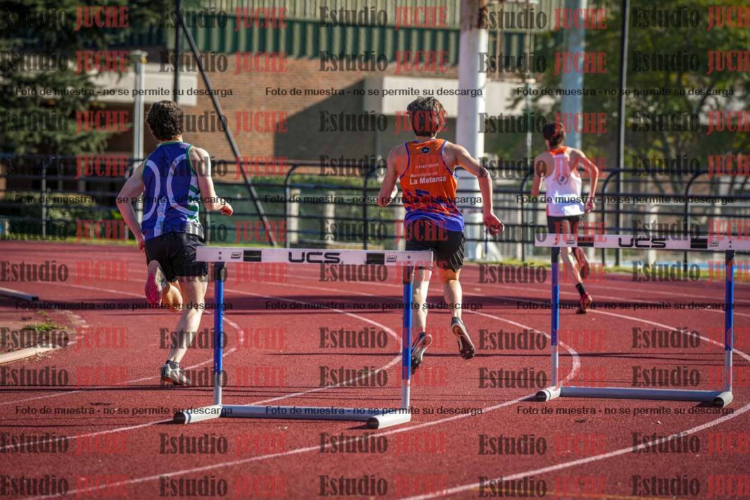 Fotos de los 400 m con vallas de varones