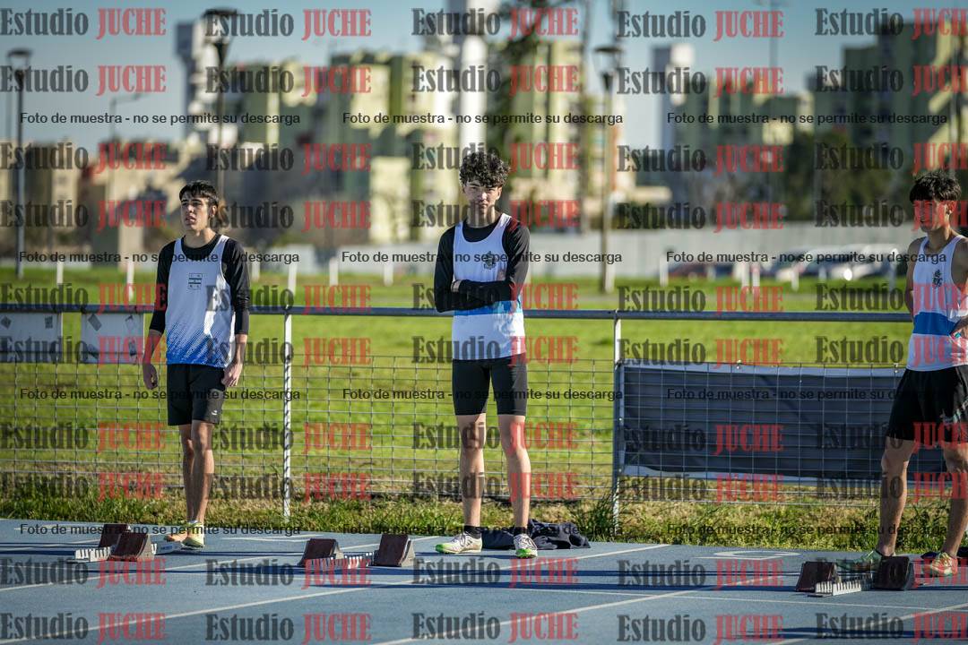 Fotos de los 110 m con vallas de varones - U17 (incluye heptatlón)