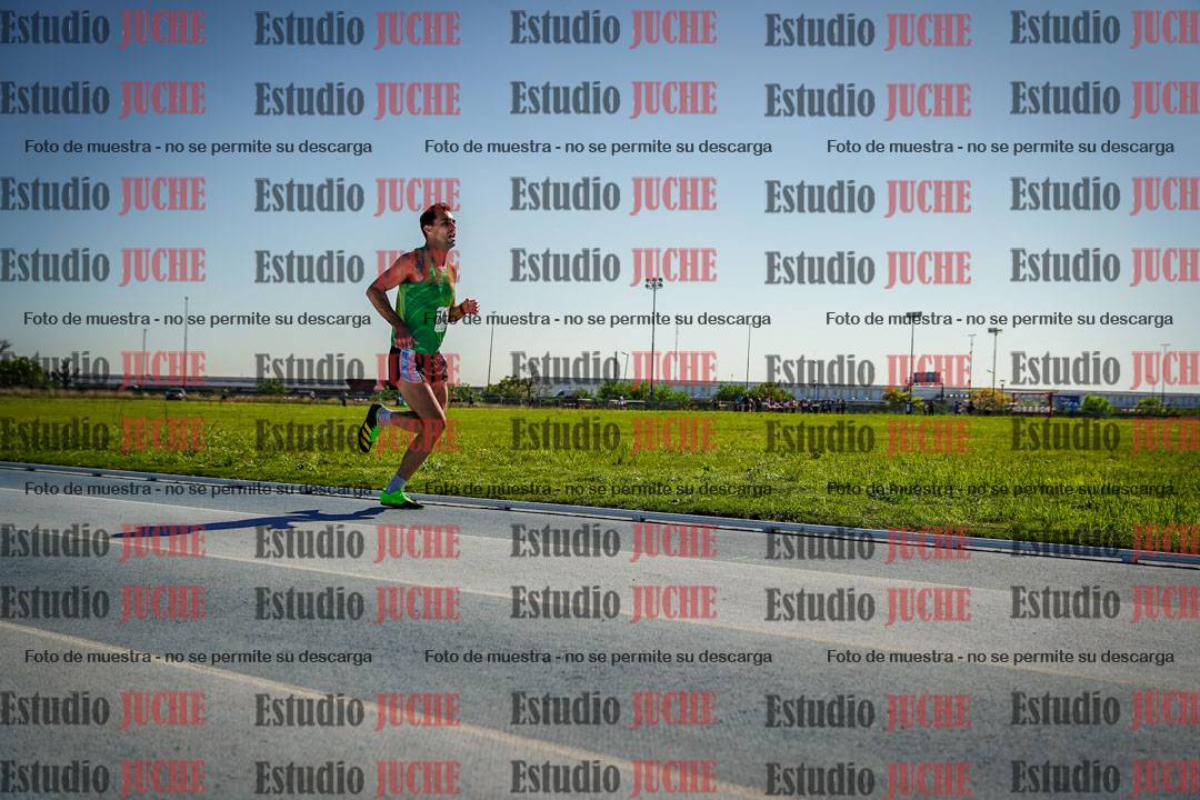 Fotos de los 5000 m de mujeres y varones - serie 1