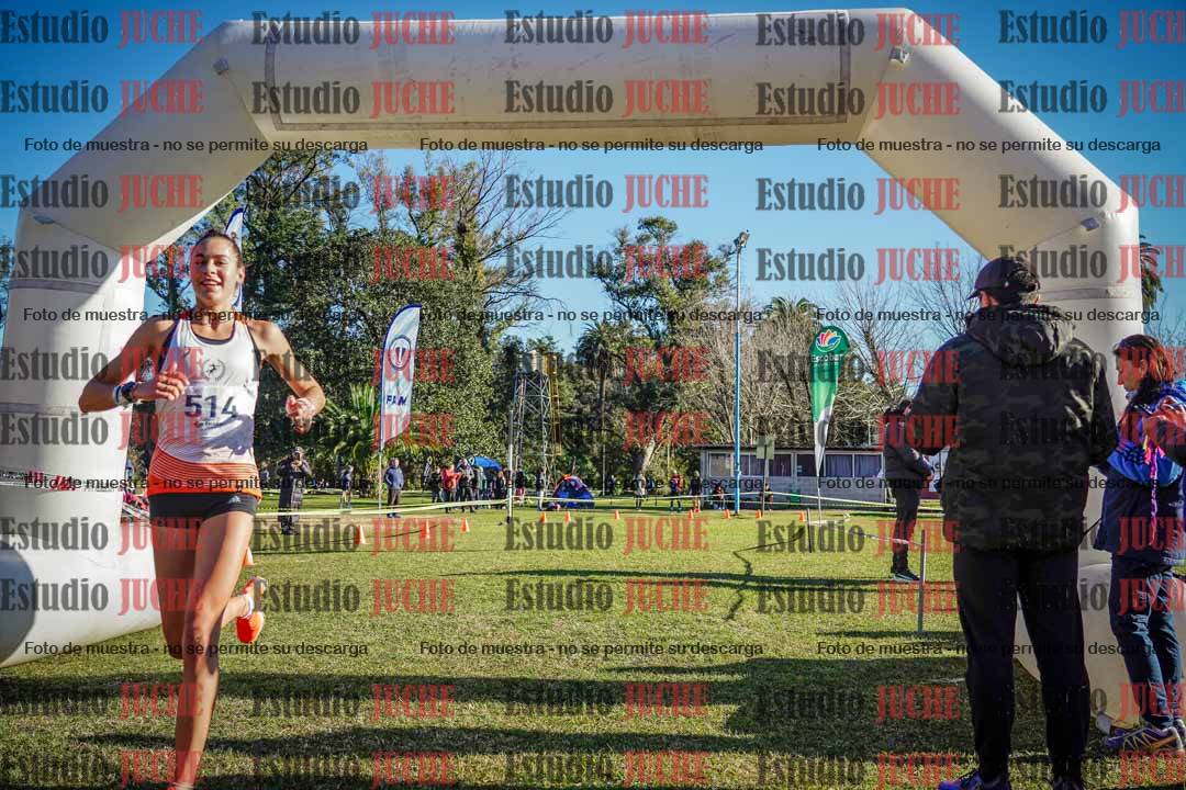 Fotos de la llegada del cross de 4000 m - mujeres