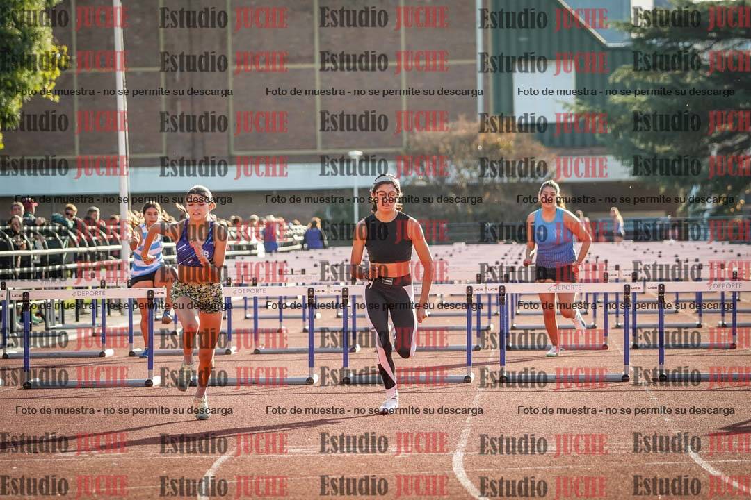 Fotos de los 100 m con vallas de mujeres