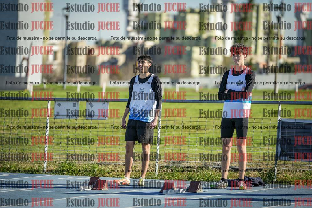Fotos de los 110 m con vallas de varones - U17 (incluye heptatlón)