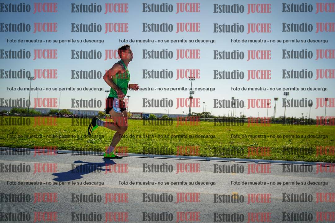 Fotos de los 5000 m de mujeres y varones - serie 1