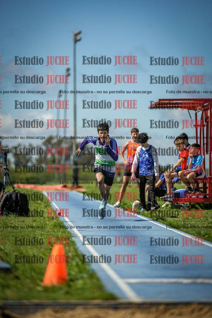 Fotos del salto en largo de varones - U14