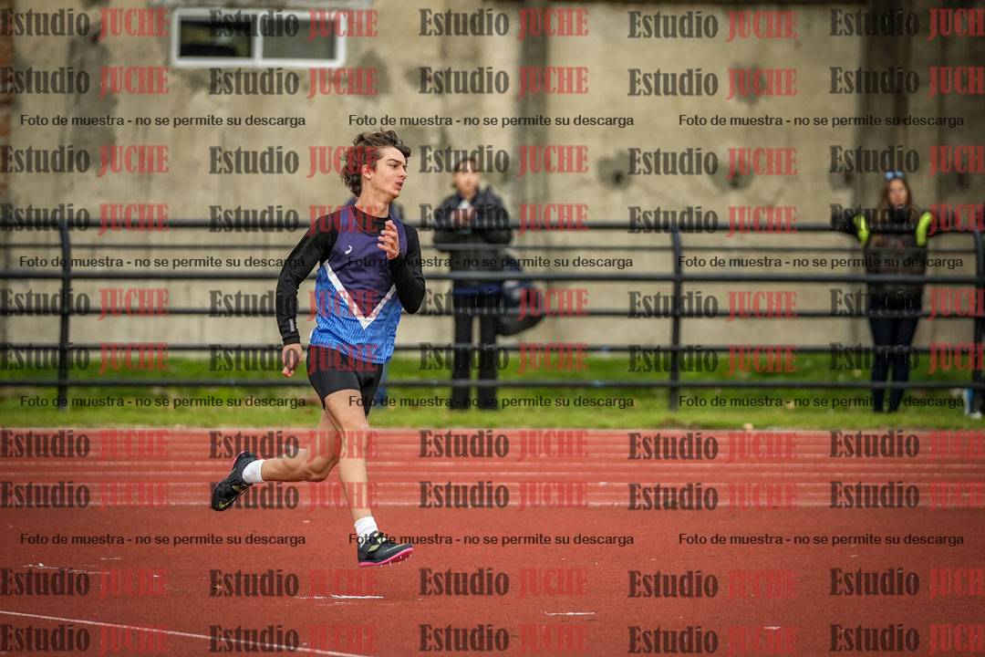 Fotos del salto en alto de varones