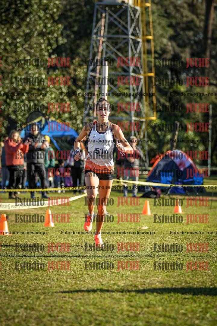 Fotos de la llegada del cross de 4000 m - mujeres