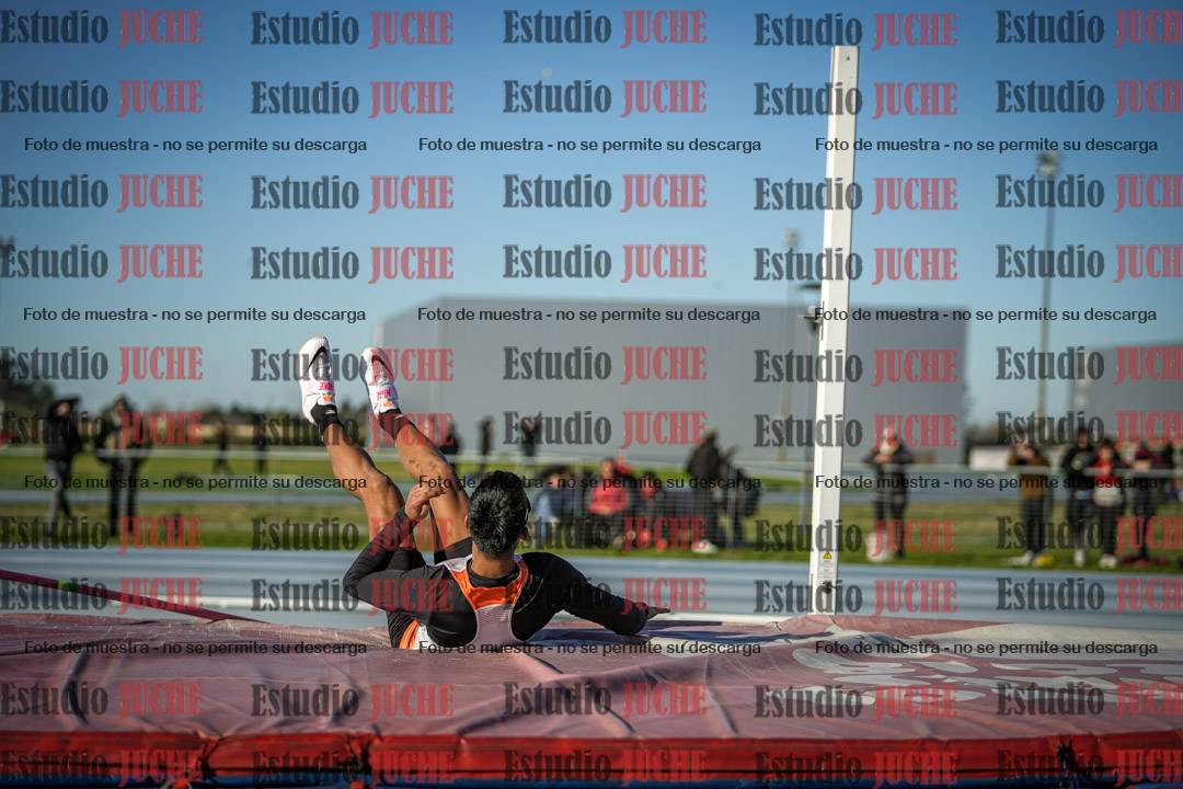 Fotos del salto en alto de varones