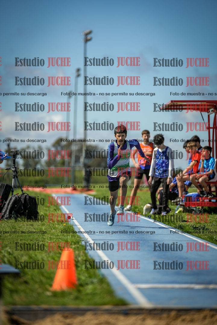 Fotos del salto en largo de varones - U14