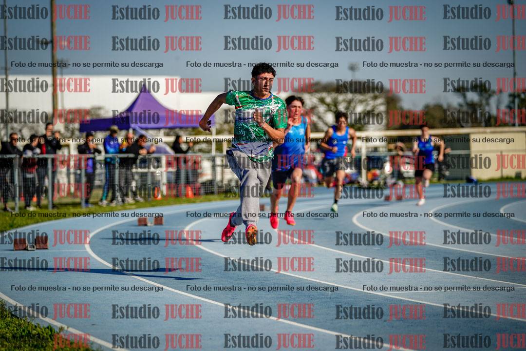 Fotos de los 400 m con vallas de varones
