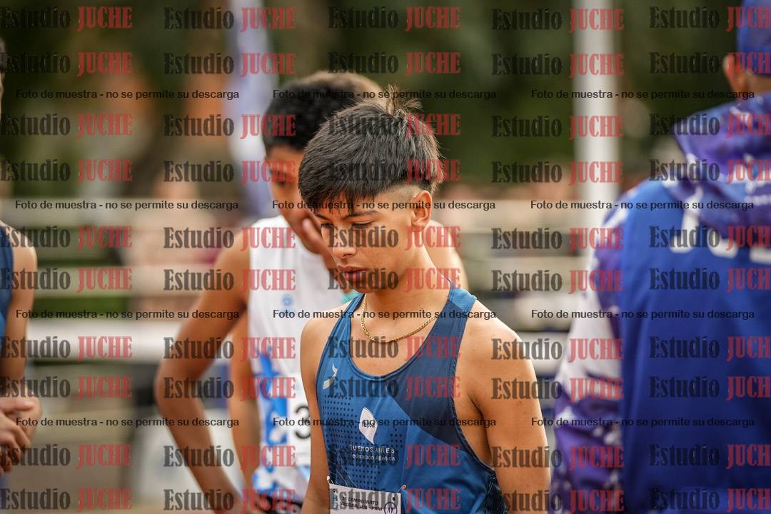 Fotos de los 2000 m con obstáculos de varones