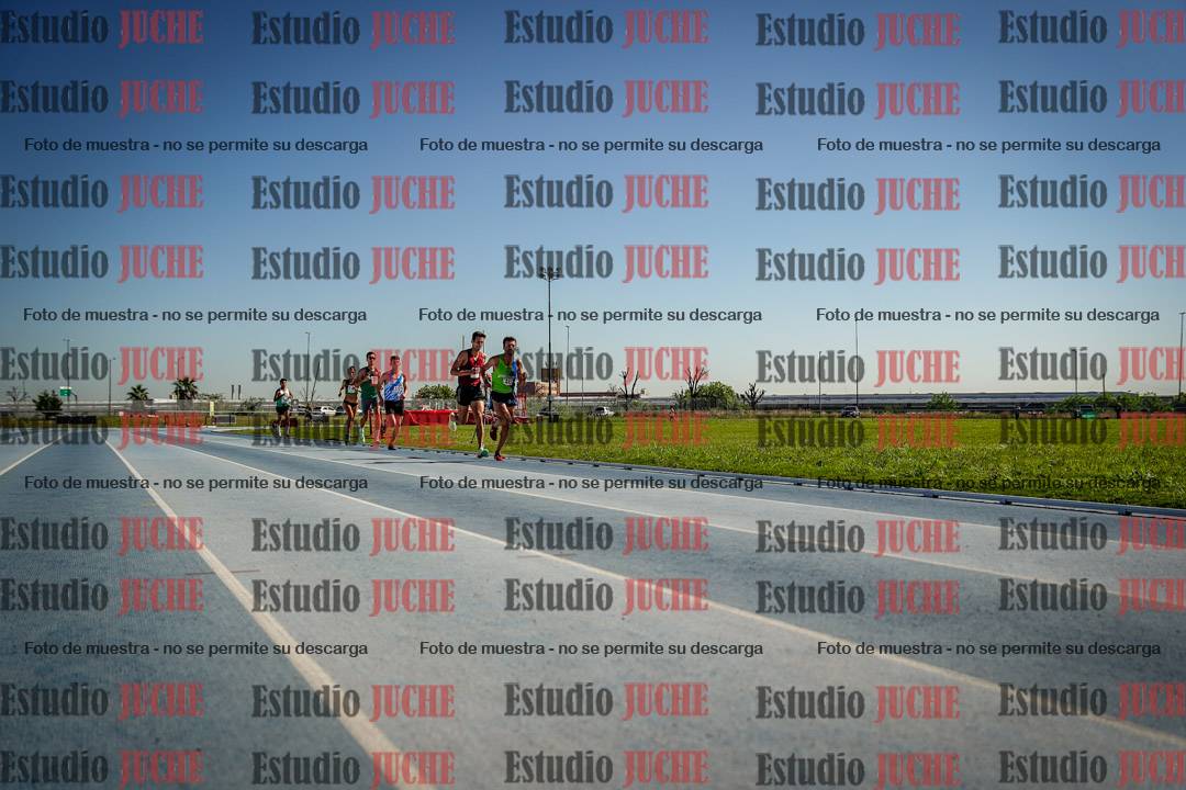 Fotos de los 5000 m de mujeres y varones - serie 1