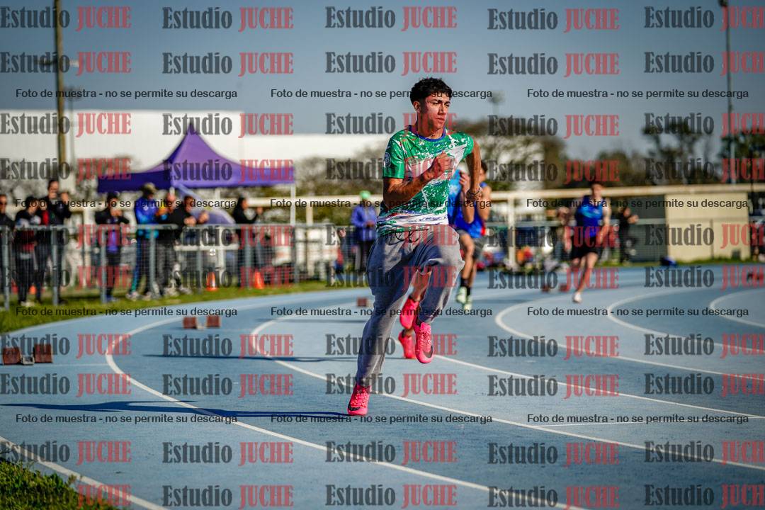 Fotos de los 400 m con vallas de varones