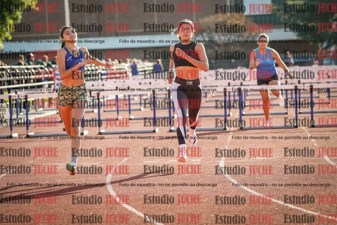 Fotos de los 100 m con vallas de mujeres