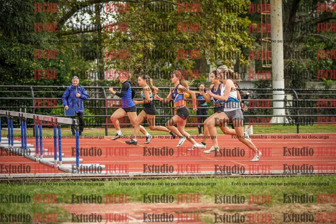 Fotos de los 100 m con vallas de mujeres