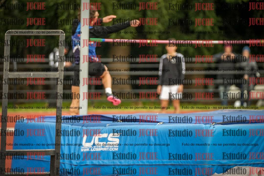 Fotos del salto en alto de varones