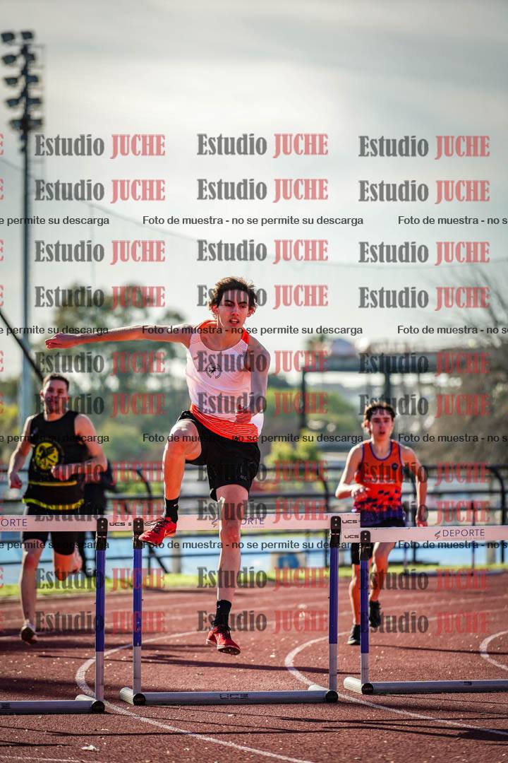 Fotos de los 400 m con vallas de varones