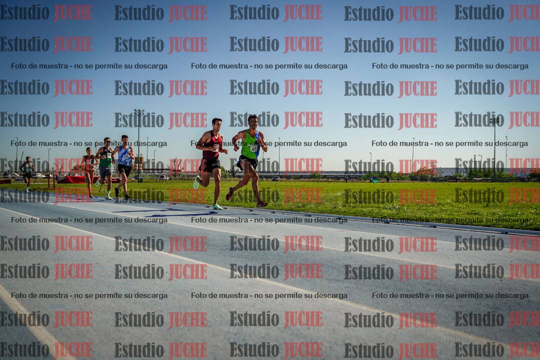 Fotos de los 5000 m de mujeres y varones - serie 1