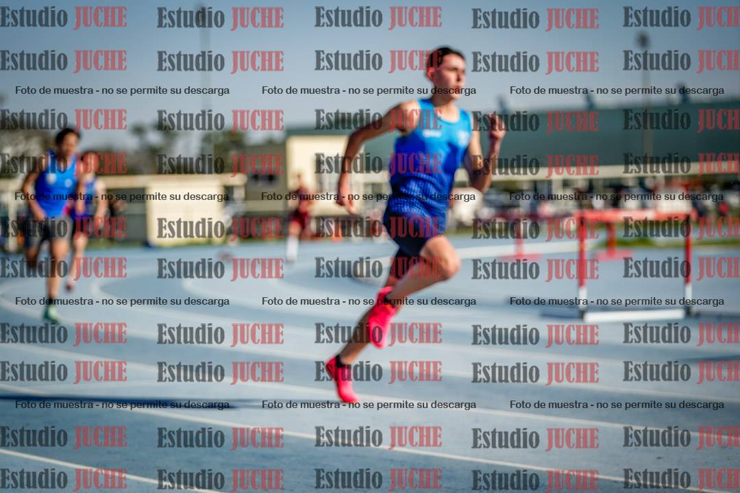 Fotos de los 400 m con vallas de varones