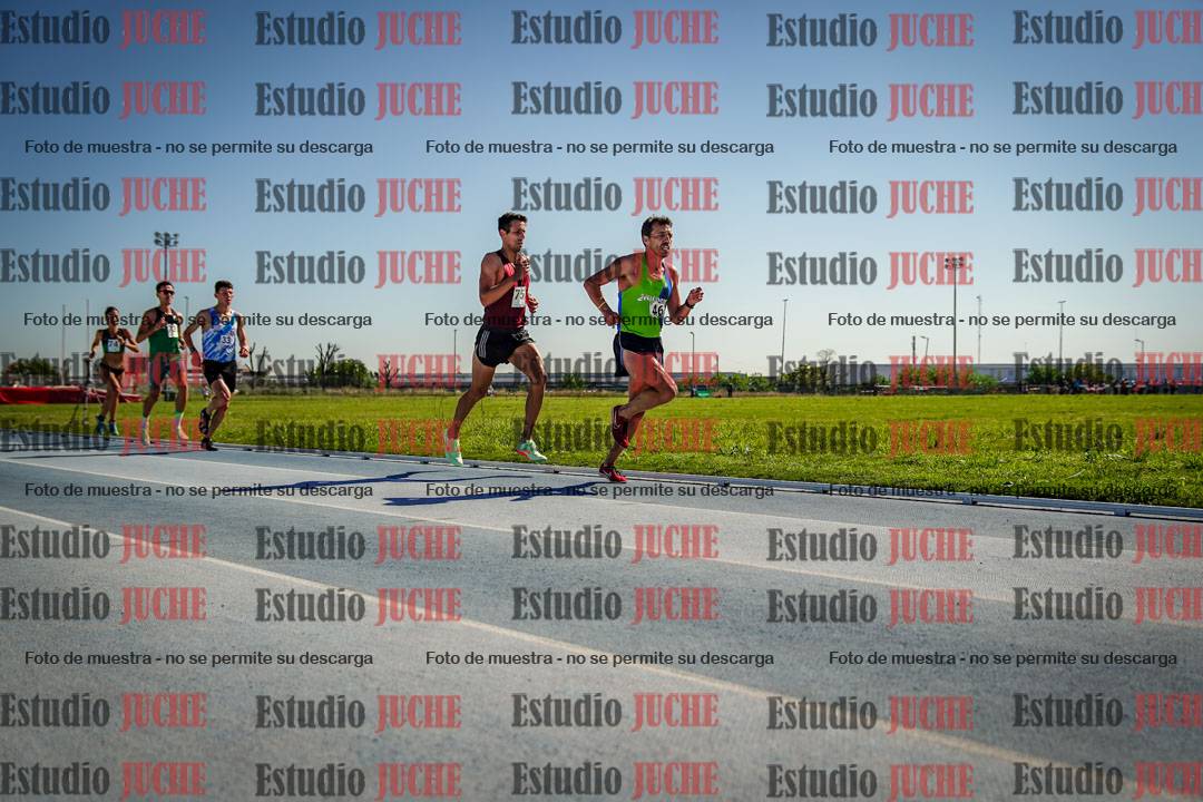 Fotos de los 5000 m de mujeres y varones - serie 1
